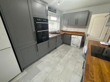 2 bedroom Semi-detached bungalow for sale in Ashford Road, Burton-On-Trent, DE13