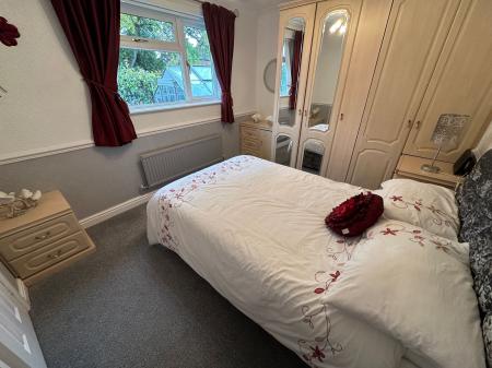 2 bedroom Semi-detached bungalow for sale in Jennings Way, Burton-On-Trent, DE14