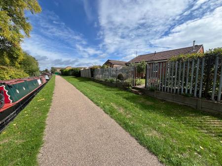 2 bedroom Semi-detached bungalow for sale in Jennings Way, Burton-On-Trent, DE14