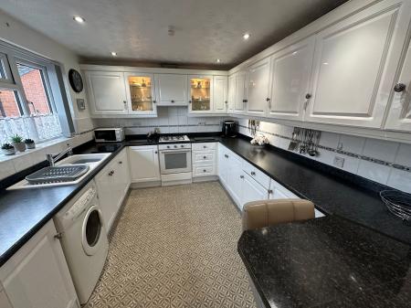 2 bedroom Semi-detached bungalow for sale in Jennings Way, Burton-On-Trent, DE14