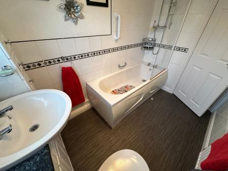 2 bedroom Semi-detached bungalow for sale in Jennings Way, Burton-On-Trent, DE14