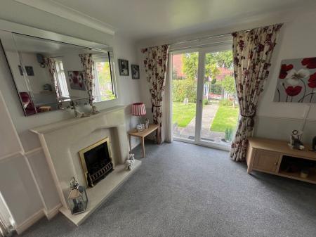 2 bedroom Semi-detached bungalow for sale in Jennings Way, Burton-On-Trent, DE14