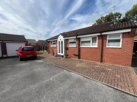 2 bedroom Semi-detached bungalow for sale in Jennings Way, Burton-On-Trent, DE14