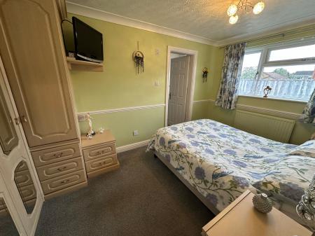 2 bedroom Semi-detached bungalow for sale in Jennings Way, Burton-On-Trent, DE14