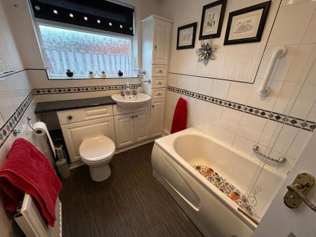 2 bedroom Semi-detached bungalow for sale in Jennings Way, Burton-On-Trent, DE14
