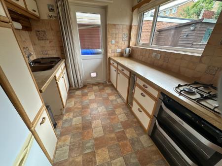 2 bedroom Semi-detached bungalow for sale in Hawks Drive, Burton-On-Trent, DE15