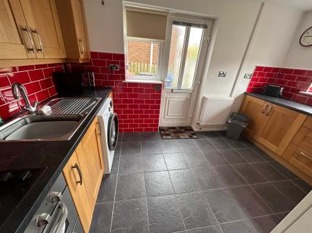 2 bedroom Semi-detached bungalow for sale in Henhurst Ridge, Burton-On-Trent, DE13