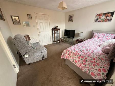 2 bedroom Semi-detached bungalow for sale in Henhurst Ridge, Burton-On-Trent, DE13