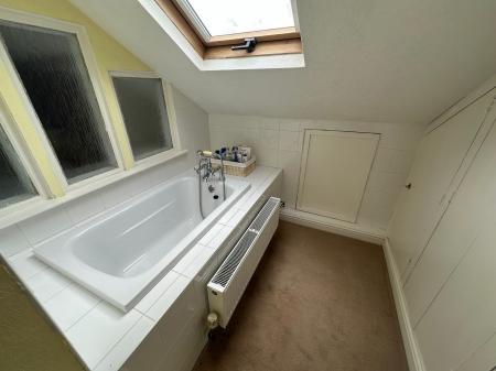 2 bedroom Semi-detached bungalow for sale in Henhurst Ridge, Burton-On-Trent, DE13