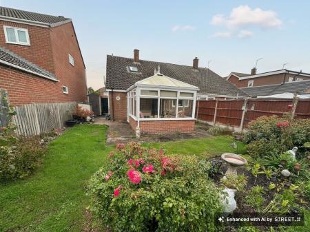 2 bedroom Semi-detached bungalow for sale in Henhurst Ridge, Burton-On-Trent, DE13