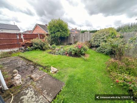 2 bedroom Semi-detached bungalow for sale in Henhurst Ridge, Burton-On-Trent, DE13