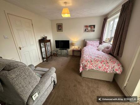2 bedroom Semi-detached bungalow for sale in Henhurst Ridge, Burton-On-Trent, DE13