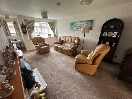 2 bedroom Semi-detached bungalow for sale in Henhurst Ridge, Burton-On-Trent, DE13