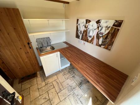 3 bedroom Semi-detached house to let in Hanbury Road, Anslow, DE13