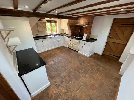 3 bedroom Semi-detached house to let in Hanbury Road, Anslow, DE13