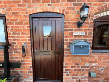 3 bedroom Semi-detached house to let in Hanbury Road, Anslow, DE13