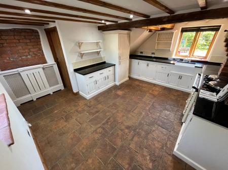 3 bedroom Semi-detached house to let in Hanbury Road, Anslow, DE13