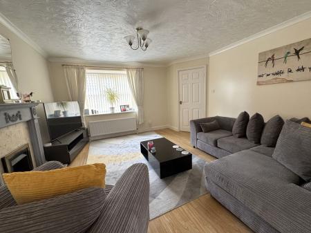 3 bedroom Detached house for sale in The Gables, Newhall, DE11