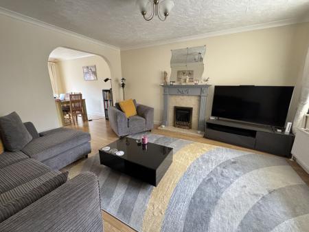 3 bedroom Detached house for sale in The Gables, Newhall, DE11