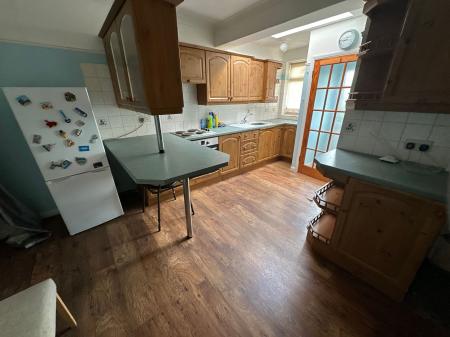 2 bedroom Terraced House for sale in Station Street, Castle Gresley, DE11