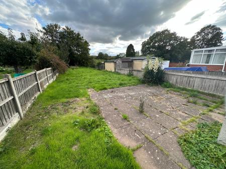 2 bedroom Terraced House for sale in Station Street, Castle Gresley, DE11