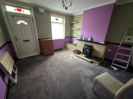 2 bedroom Terraced House for sale in Station Street, Castle Gresley, DE11