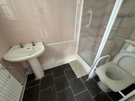 2 bedroom Terraced House for sale in Station Street, Castle Gresley, DE11