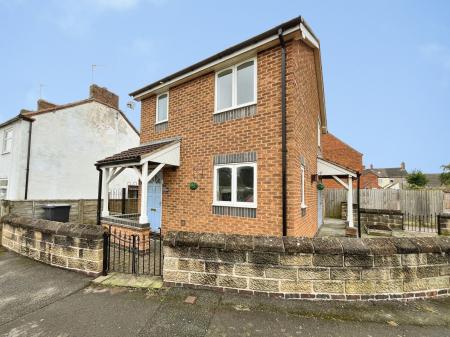 Hall Street, Church Gresley, DE11