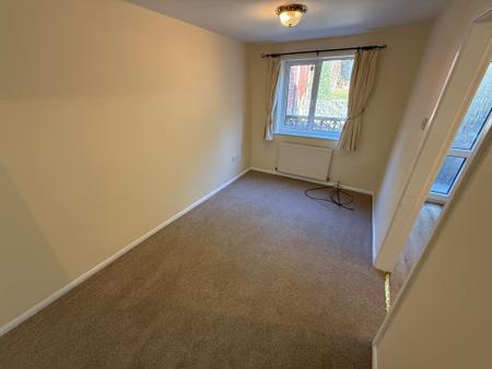 3 bedroom Semi-detached house to let in Bank Street, Castle Gresley, DE11