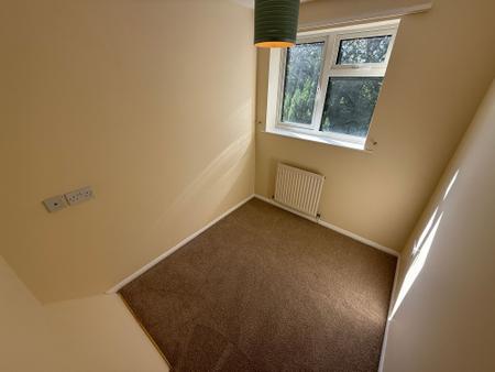 3 bedroom Semi-detached house to let in Bank Street, Castle Gresley, DE11