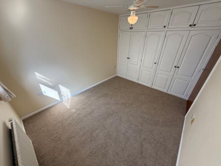 3 bedroom Semi-detached house to let in Bank Street, Castle Gresley, DE11