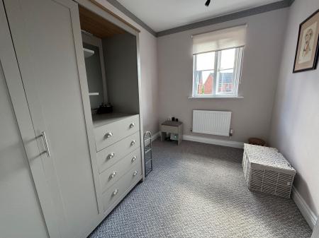 3 bedroom Terraced House for sale in Cyclamen Close, Branston, DE14