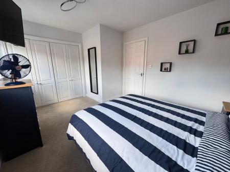 3 bedroom Terraced House for sale in Cyclamen Close, Branston, DE14