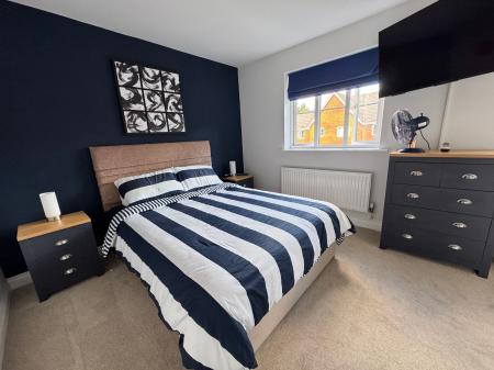 3 bedroom Terraced House for sale in Cyclamen Close, Branston, DE14