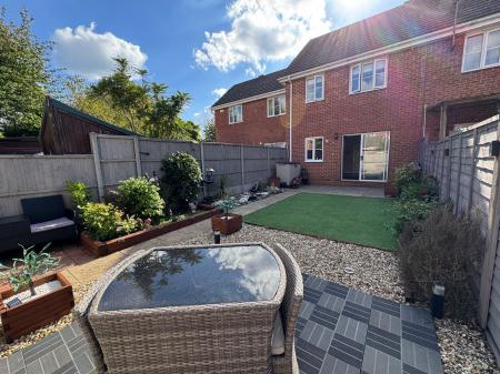 3 bedroom Terraced House for sale in Cyclamen Close, Branston, DE14