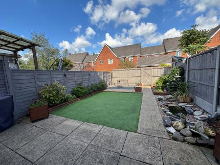 3 bedroom Terraced House for sale in Cyclamen Close, Branston, DE14