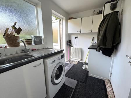 4 bedroom Detached house for sale in Newton Road, Burton-On-Trent, DE15
