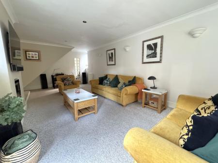 4 bedroom Detached house for sale in Newton Road, Burton-On-Trent, DE15