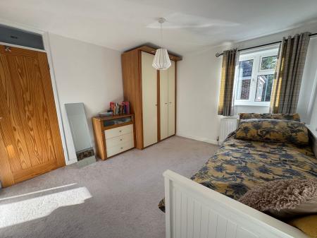 4 bedroom Detached house for sale in Newton Road, Burton-On-Trent, DE15