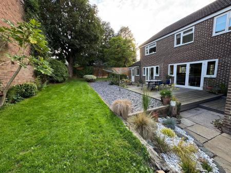 4 bedroom Detached house for sale in Newton Road, Burton-On-Trent, DE15