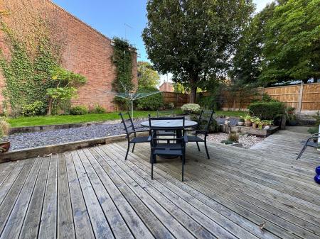 4 bedroom Detached house for sale in Newton Road, Burton-On-Trent, DE15