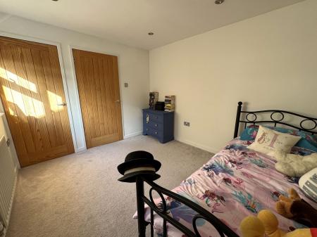 4 bedroom Detached house for sale in Newton Road, Burton-On-Trent, DE15