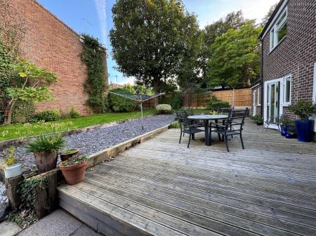 4 bedroom Detached house for sale in Newton Road, Burton-On-Trent, DE15