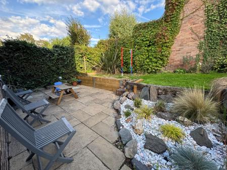 4 bedroom Detached house for sale in Newton Road, Burton-On-Trent, DE15