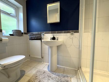 4 bedroom Detached house for sale in Newton Road, Burton-On-Trent, DE15