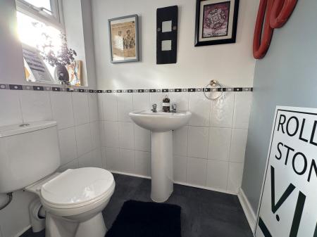 4 bedroom Detached house for sale in Newton Road, Burton-On-Trent, DE15