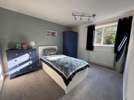 4 bedroom Detached house for sale in Newton Road, Burton-On-Trent, DE15