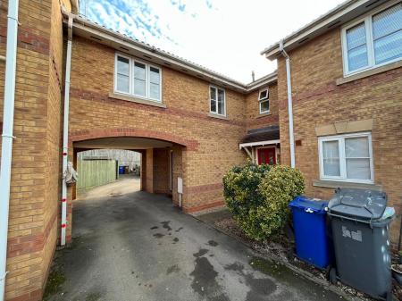 1 bedroom Flat to let in Cherry Court, Branston, DE14
