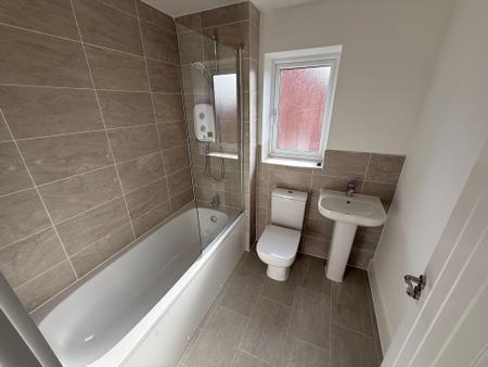 3 bedroom Semi-detached house to let in Foxglove Grove, Branston, DE14