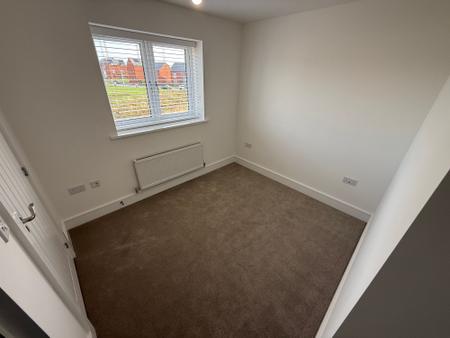3 bedroom Semi-detached house to let in Foxglove Grove, Branston, DE14